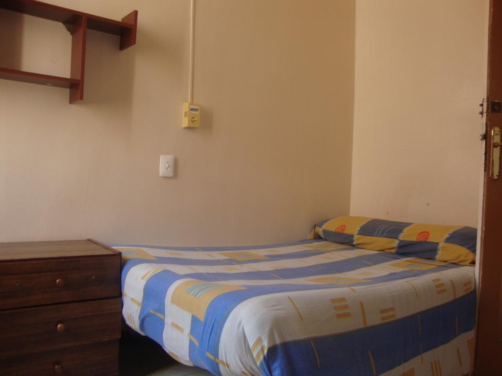 Hostel Turisol Барселона Номер фото
