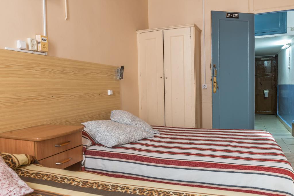 Hostel Turisol Барселона Экстерьер фото