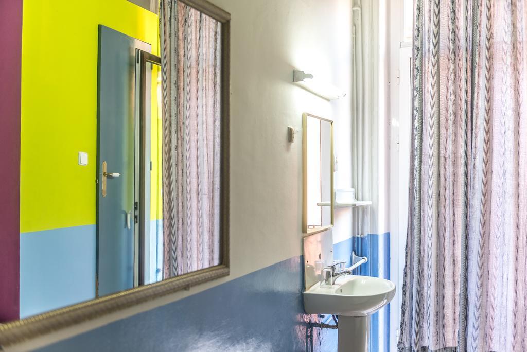 Hostel Turisol Барселона Экстерьер фото