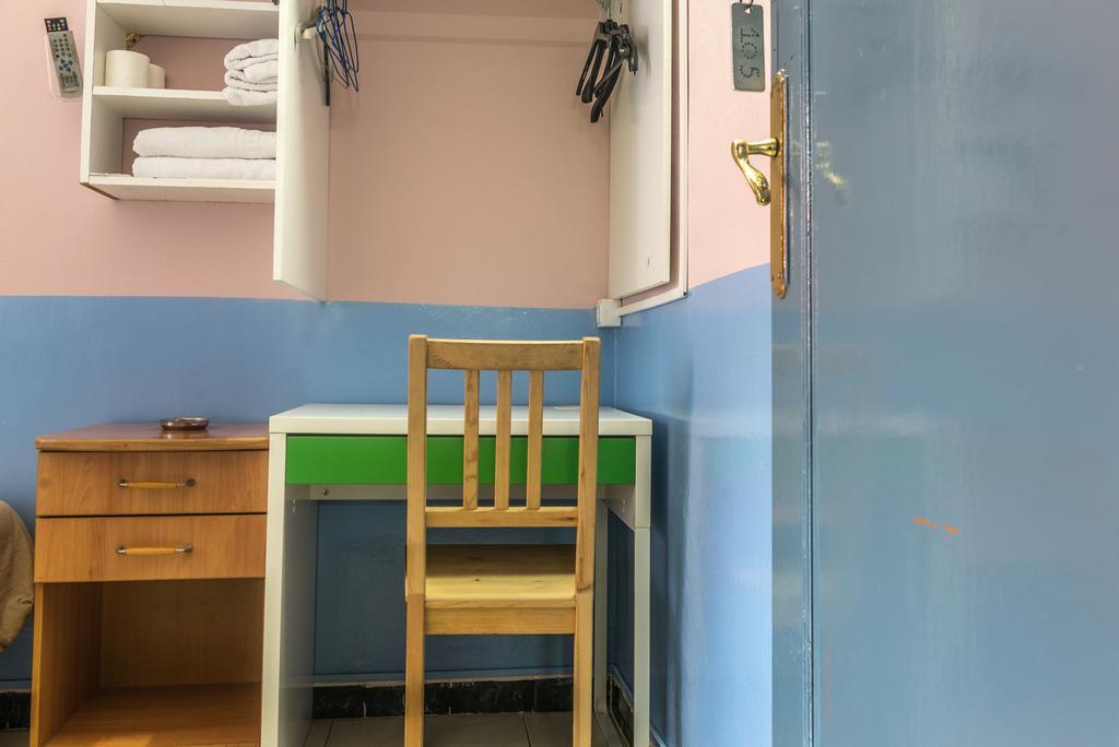 Hostel Turisol Барселона Экстерьер фото